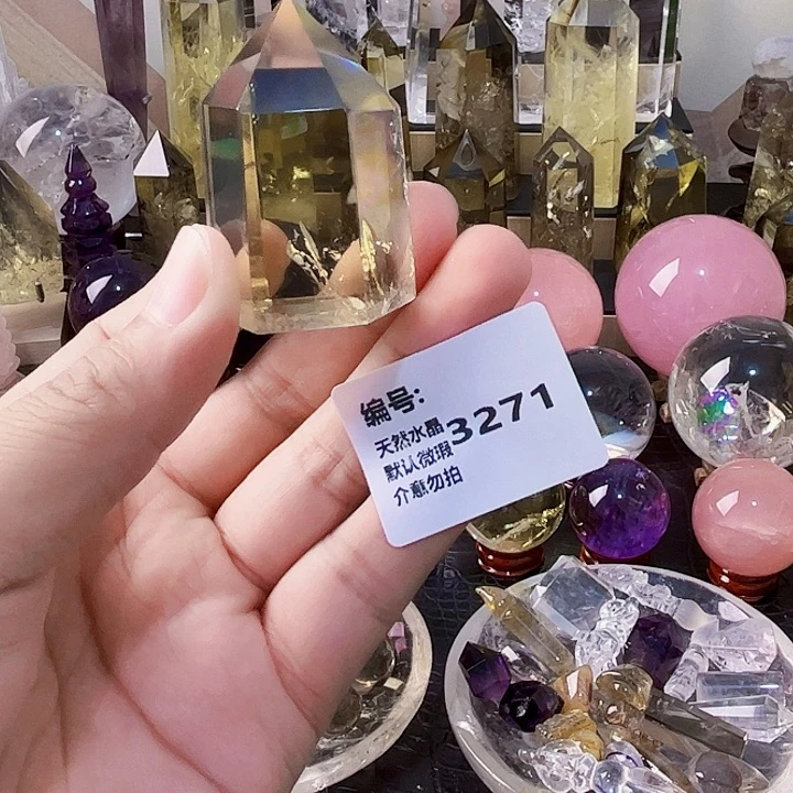 东***东未镶嵌颈饰水晶柱