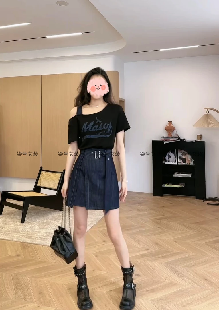 2025夏季时尚韩系假两件露肩印花拼接收腰连衣裙设计感气质连衣裙