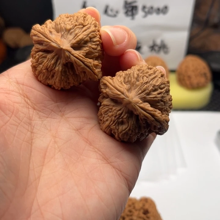 文玩核桃吊坠南疆38