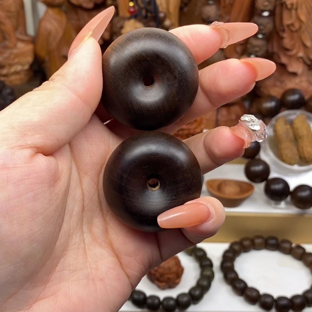 手串/手链檀香木迈索山老山檀香黑肉平安扣一对奶香，微微瑕