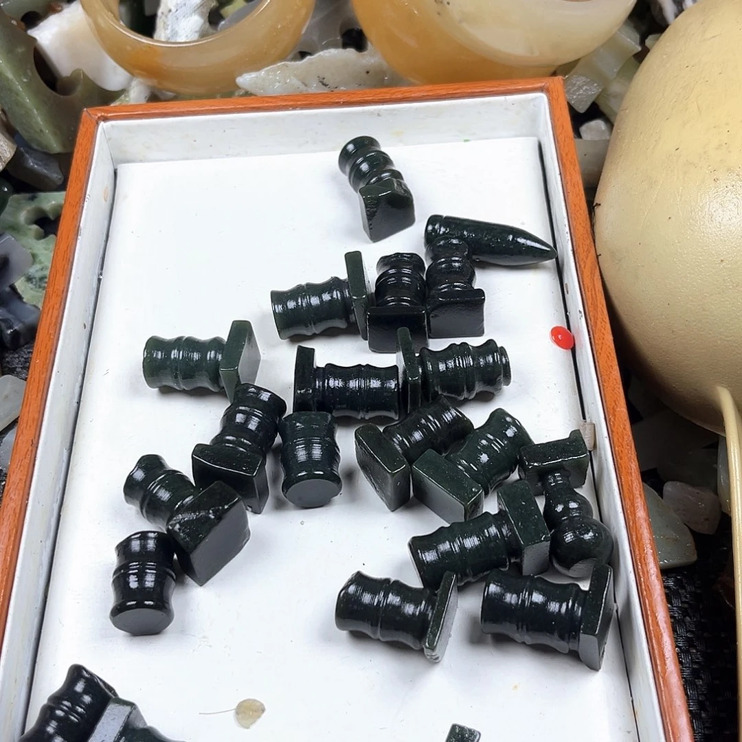 颈饰未镶嵌和田玉阿*龙