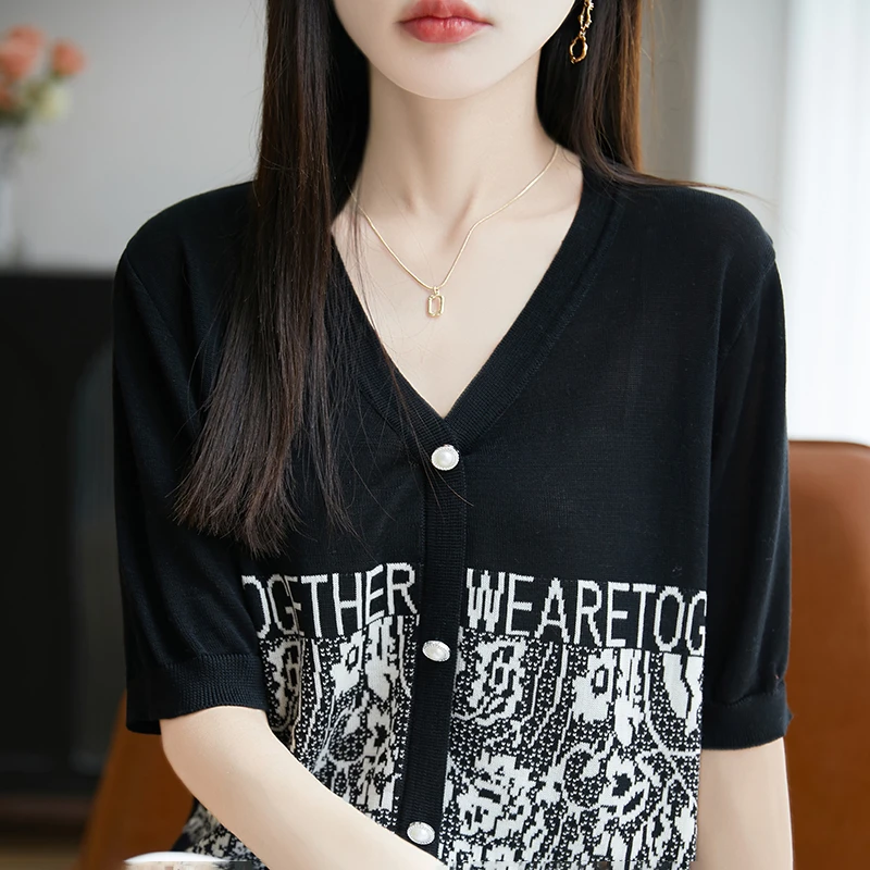 2025夏季新款V领设计感开衫短袖女拼色字母涂鸦风莱赛尔天丝上衣