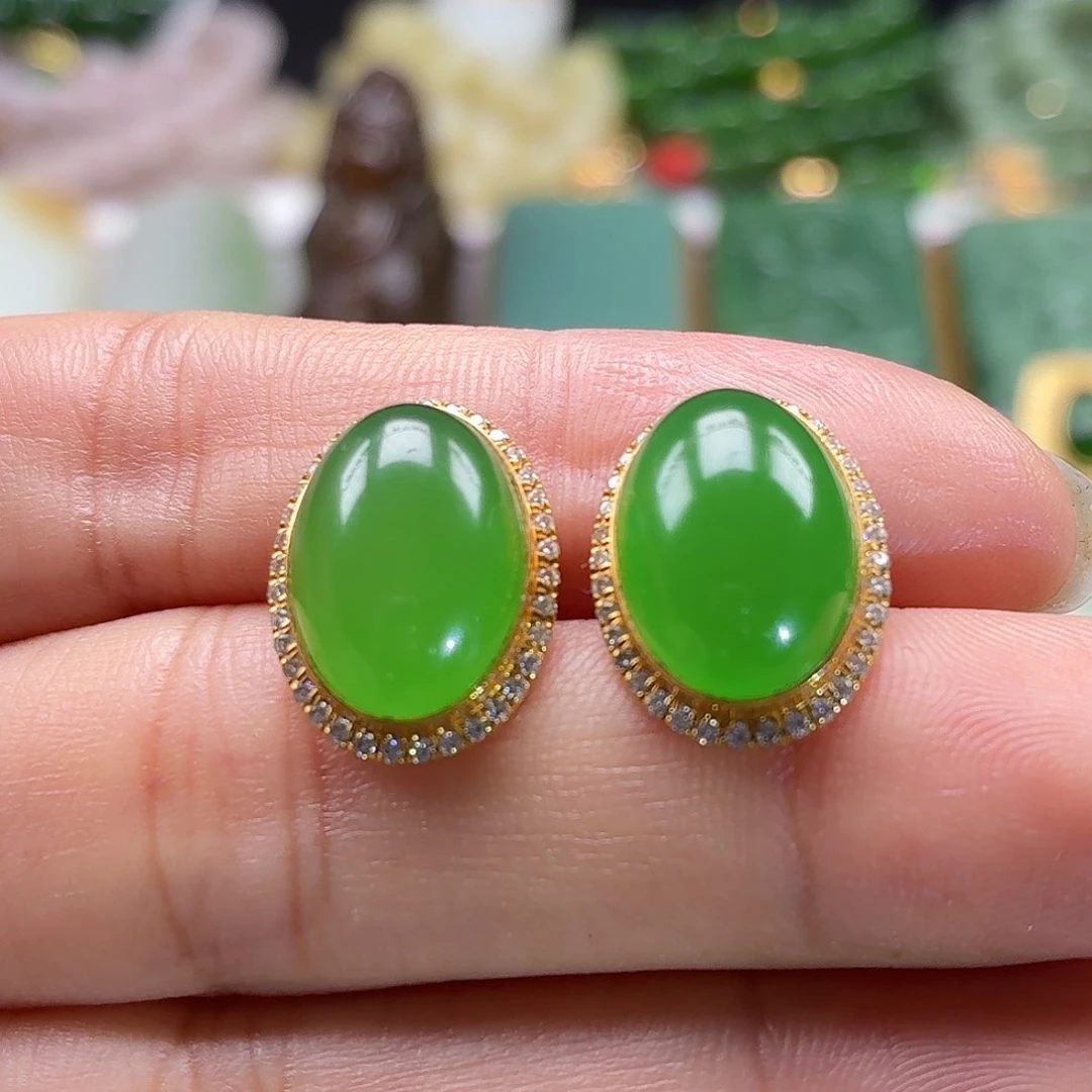 和田玉18K金镶嵌颈饰收藏级果绿