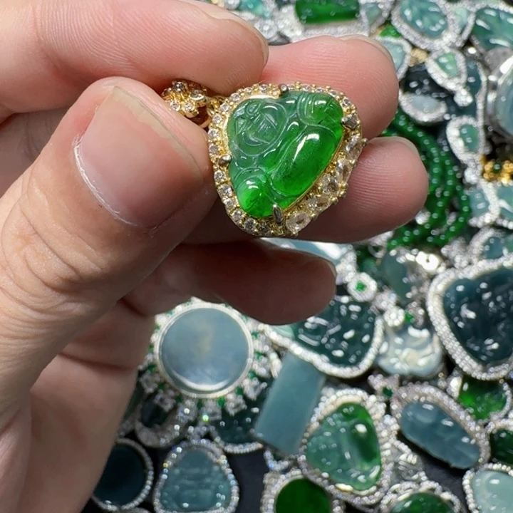 翡翠未镶嵌颈饰天然A货翡翠放漏