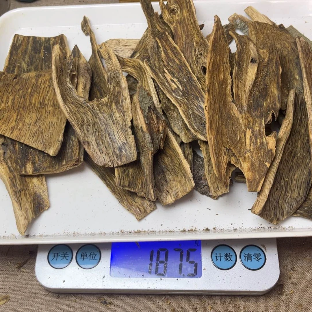 沉香木手把件能**辰奇楠，187 克。。。