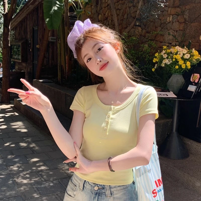 黄色圆领正肩短袖T恤女2025春夏季新款穿搭独特漂亮修身短款上衣