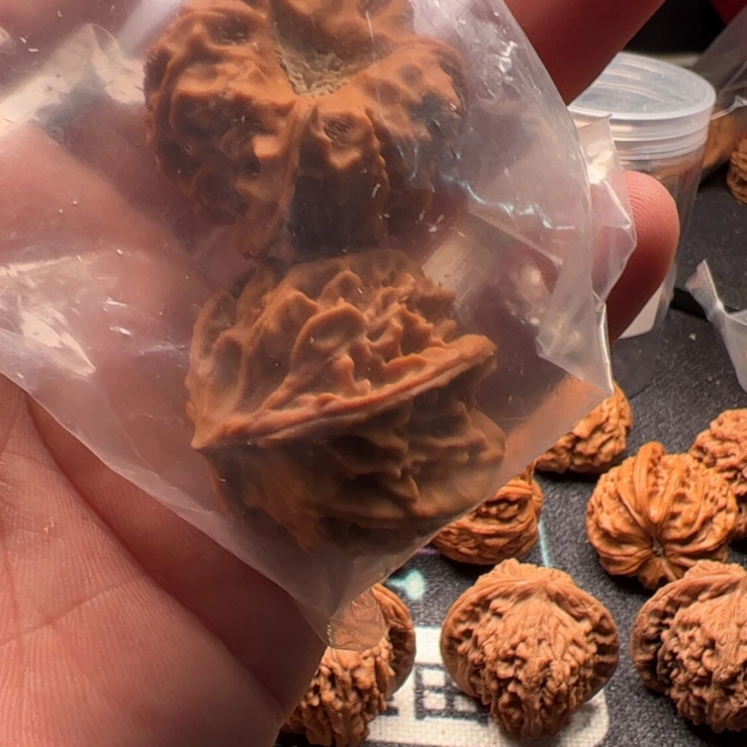 请***总吊坠文玩核桃35三棱