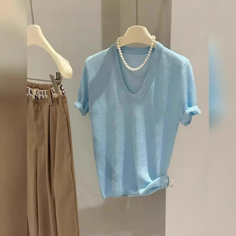 芯娇晴今年流行时髦新款2025年夏季独特蓝色U领针织短袖上衣女士
