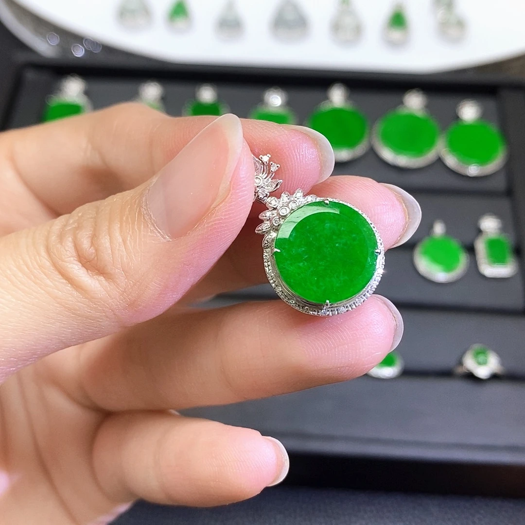 翡翠18K金镶嵌吊坠(不含链)