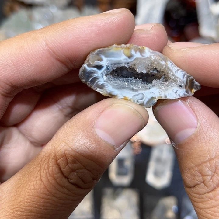 水晶摆件未镶嵌水晶洞