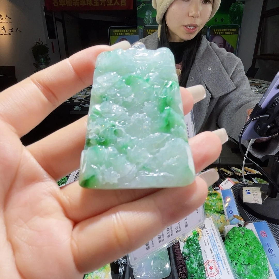 颈饰未镶嵌翡翠一