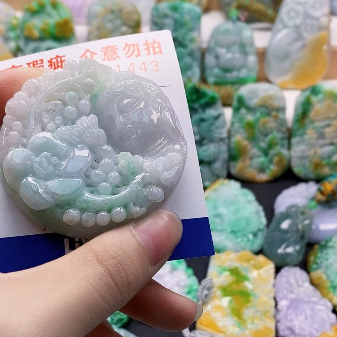 吊坠(不含链)未镶嵌翡翠