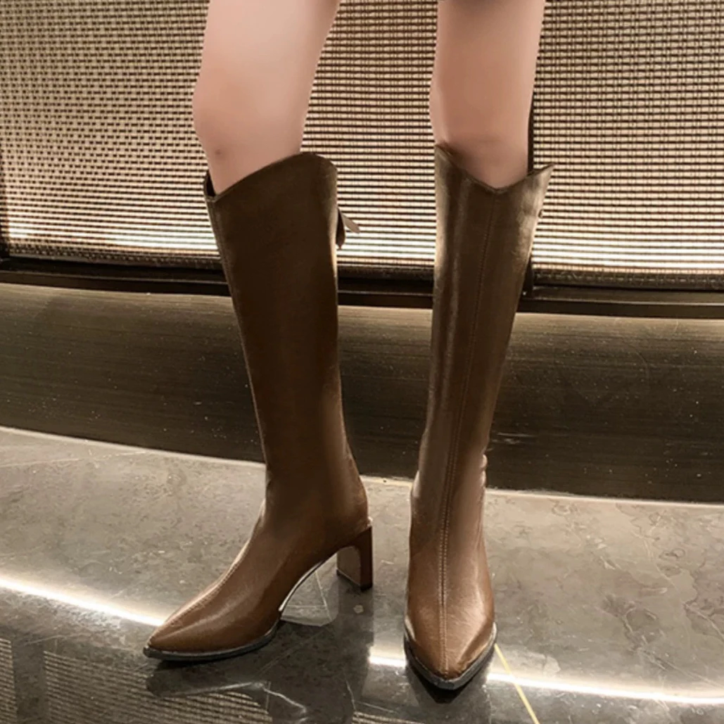 简约尖头高跟靴女2025新款细跟性感秋冬骑士靴显瘦加绒不过膝长靴