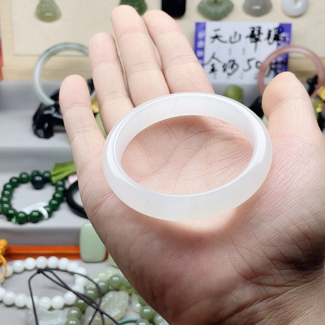 石英质玉手镯未镶嵌刘*美