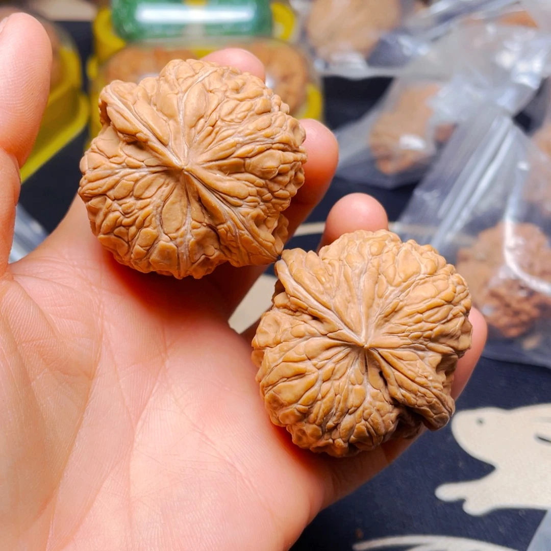 吊坠文玩核桃闷墩一对