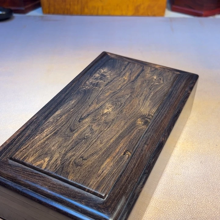 吉***祥机关盒。