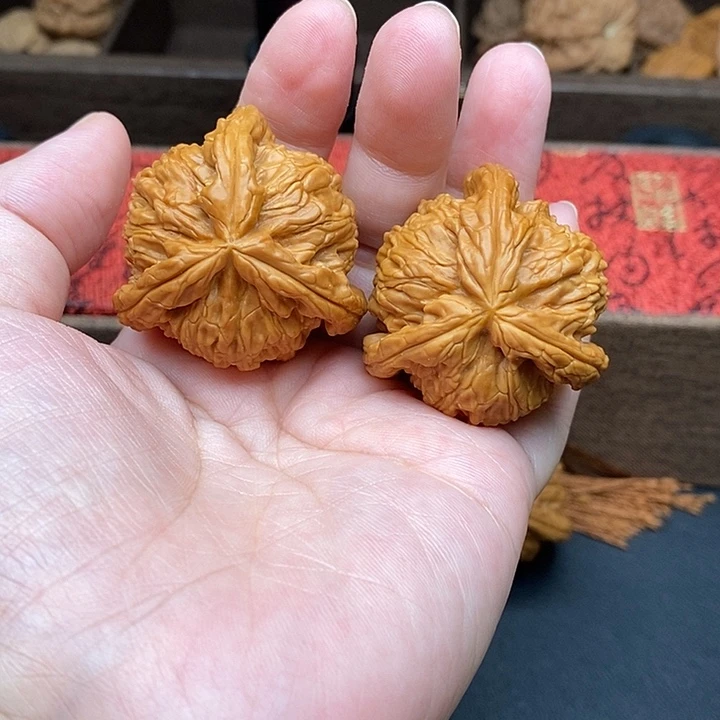 火***神把件文玩核桃白奔