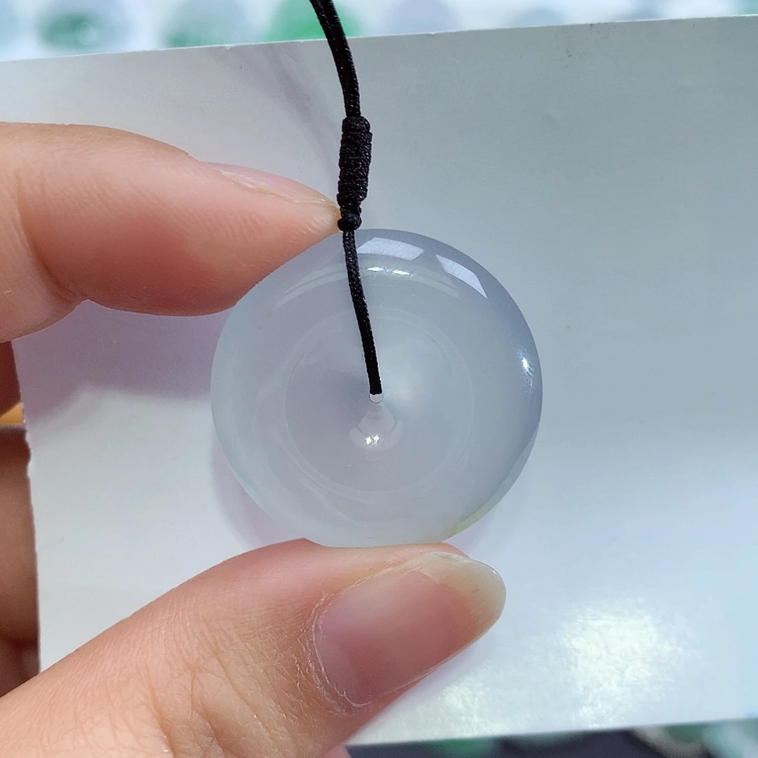 翡翠未镶嵌颈饰平安扣