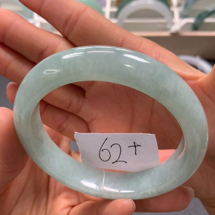 未镶嵌手镯翡翠手镯