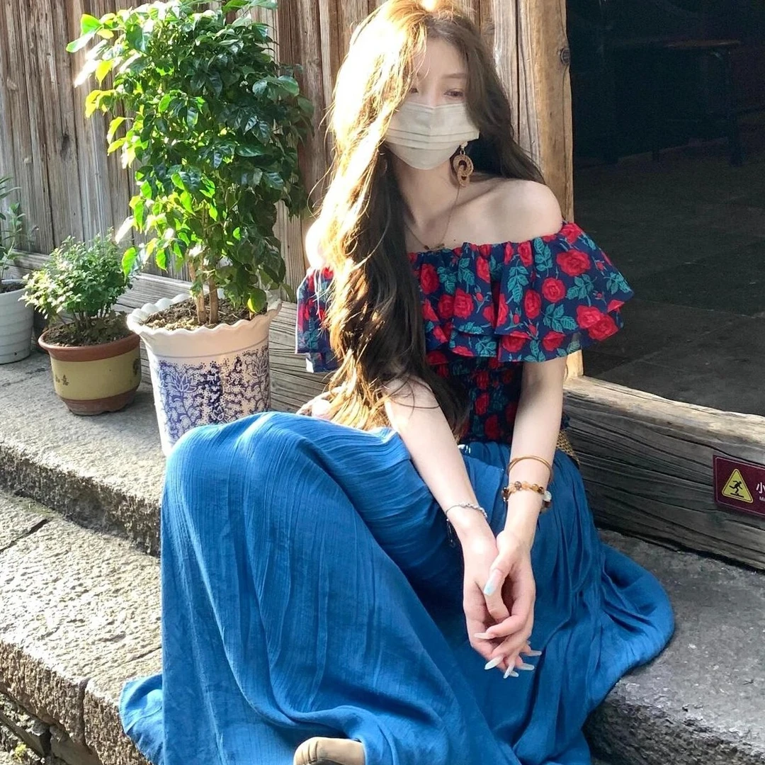 夏季新款撞色复古碎花一字肩蓝色显瘦上衣女氛围感半身裙两件套
