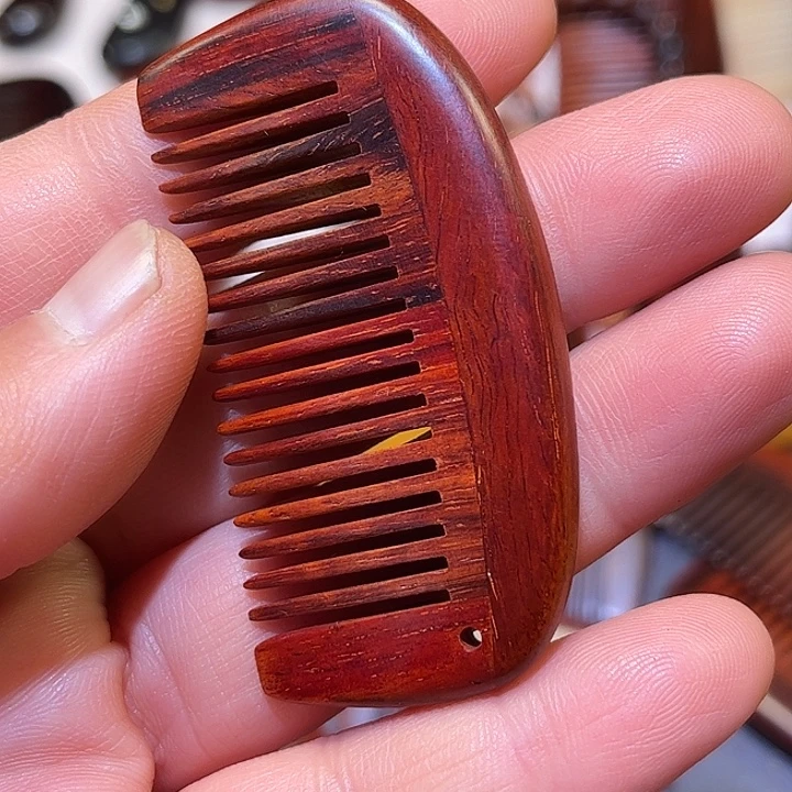 小叶紫檀小叶紫檀小梳子