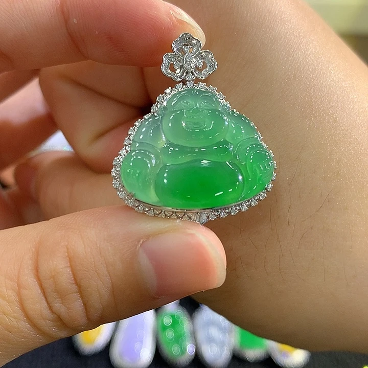 翡翠18K金镶嵌颈饰佛公