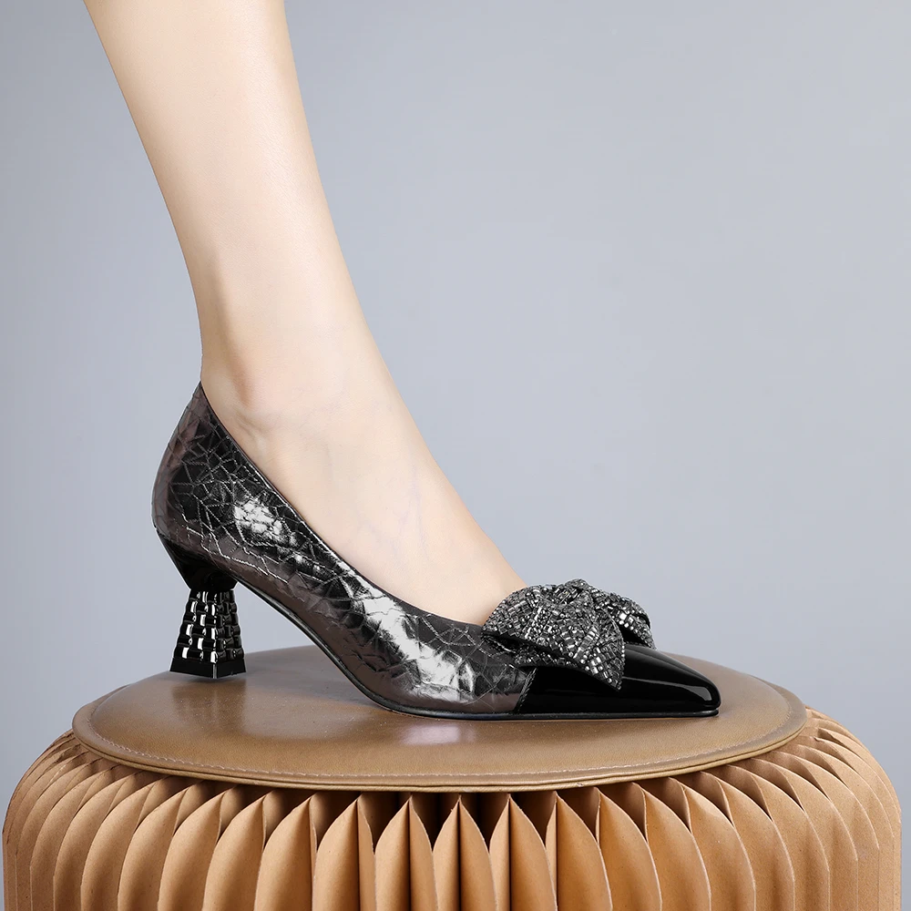 2025年新款蝴蝶结水钻尖头浅口拼色法式气质真皮高跟单鞋女0029