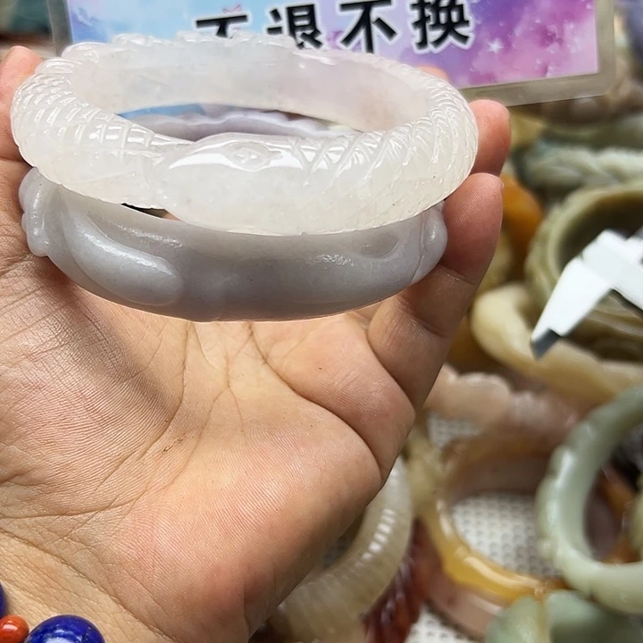 未镶嵌手镯石英岩玉