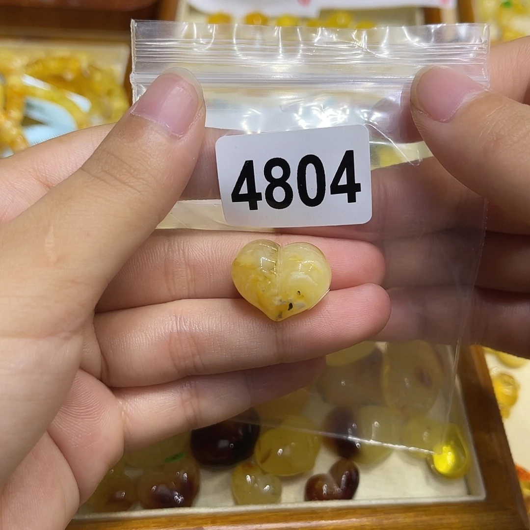 琥珀未镶嵌珠宝奇石