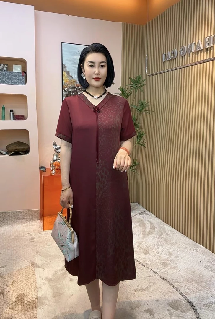 夏季新款拼接洋气遮肉显瘦大码连衣裙中老年宽松妈妈装高贵气质裙