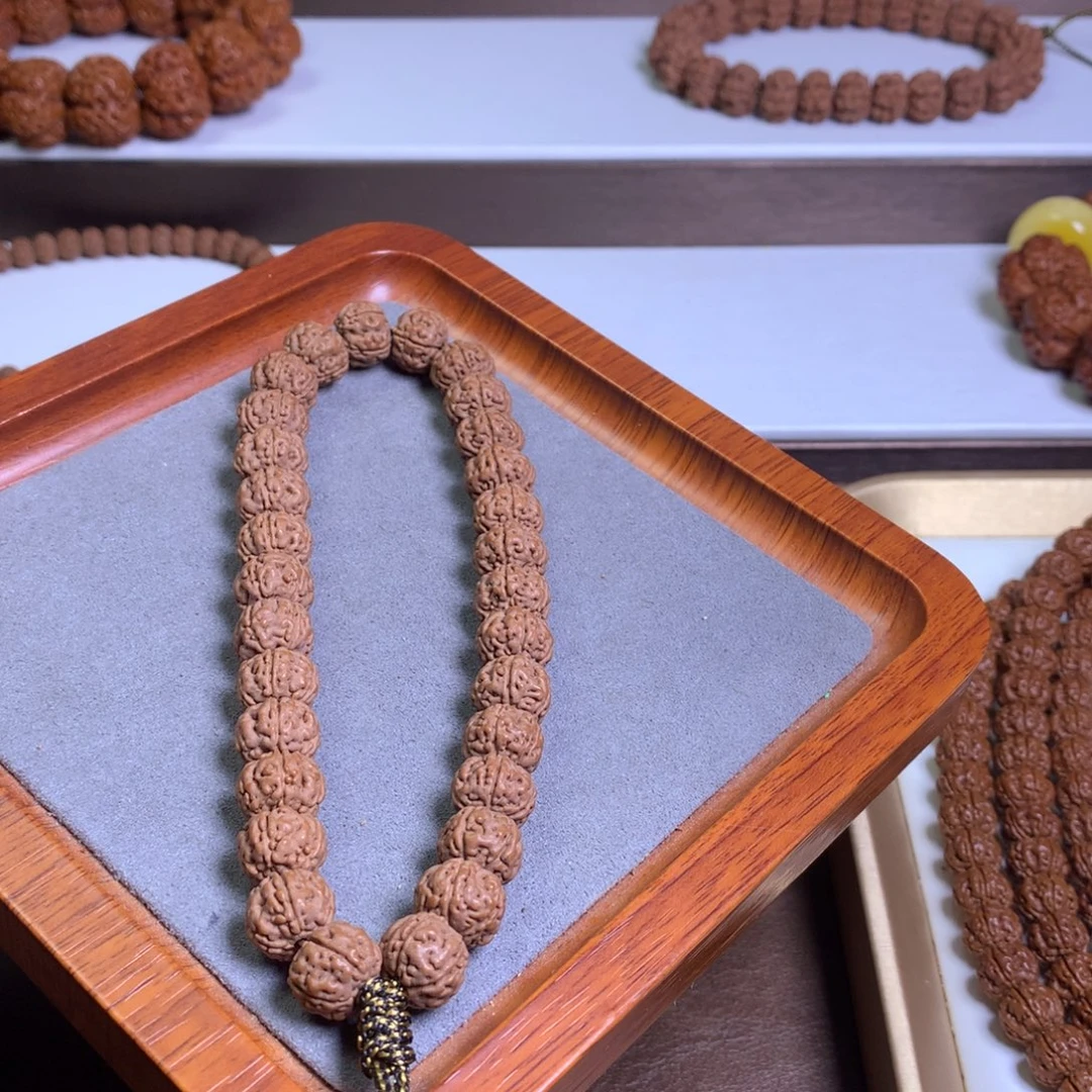 子***一金刚菩提吊坠小金刚老树王11.3尺寸手持