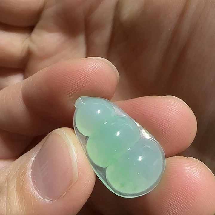 翡翠未镶嵌吊坠(不含链)不退不换