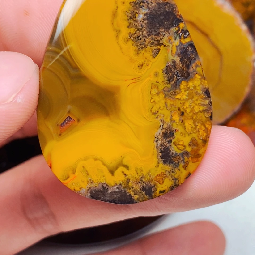 沧***海未镶嵌颈饰玛瑙/玉髓