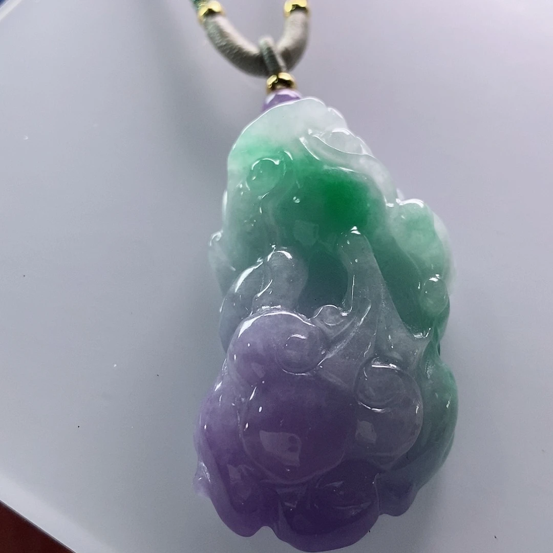 翡翠未镶嵌吊坠(赠链)