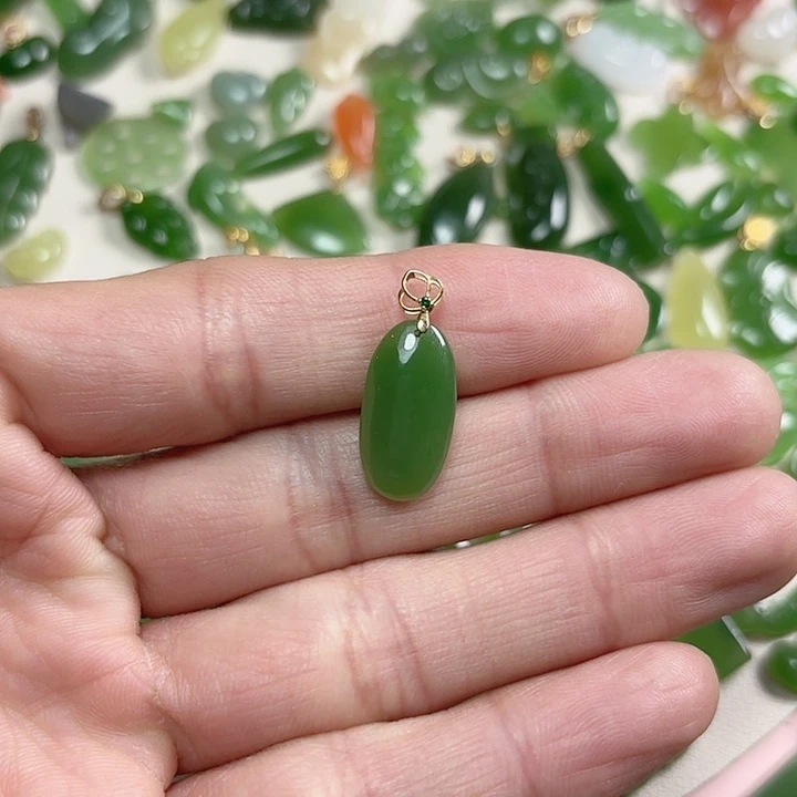 和田玉（碧玉）18K金镶嵌颈饰