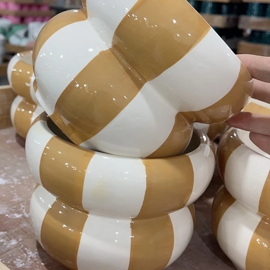 多肉绿植陶瓷花盆9.9包邮，有孔