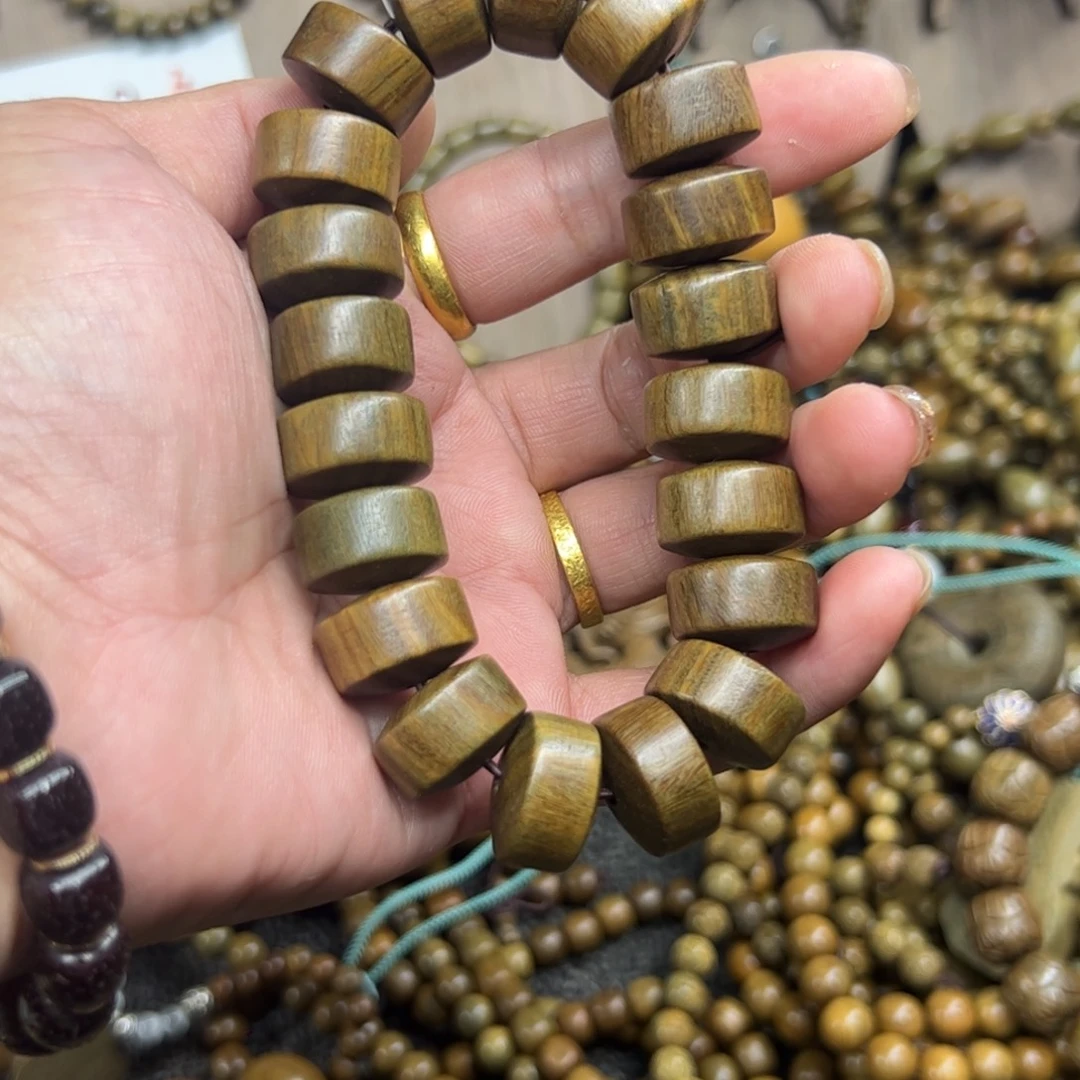 维腊木（绿檀）无事牌