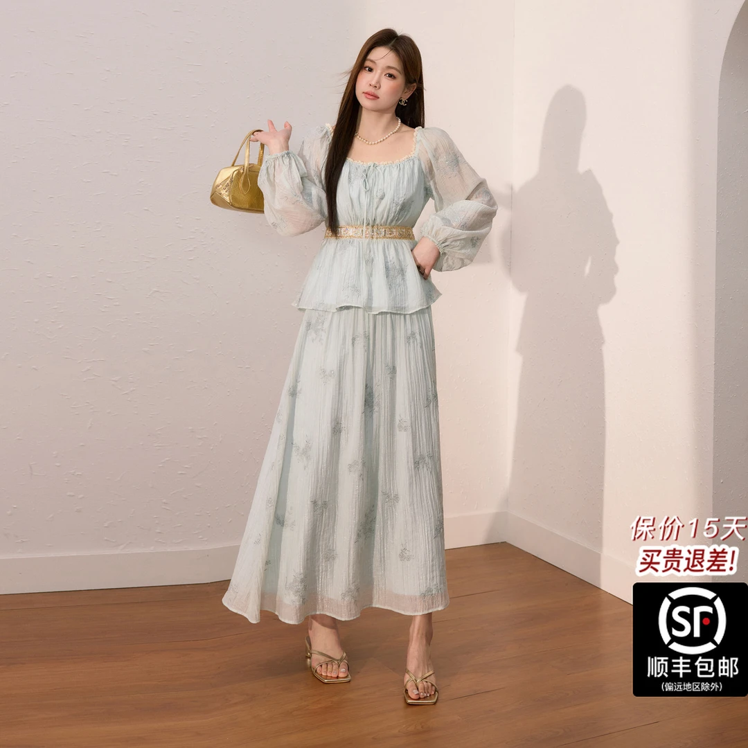 蓝语大码女装【巴厘雨季】别致显瘦上衣绣花半身裙早秋冬套装