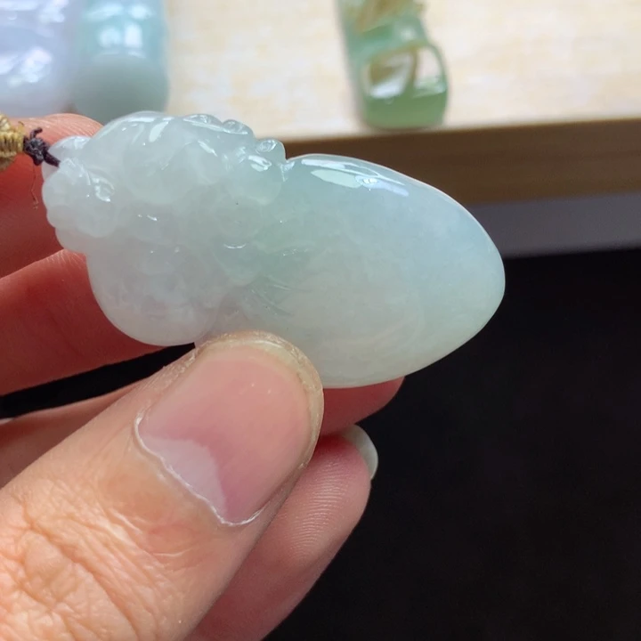 翡翠未镶嵌颈饰吊坠