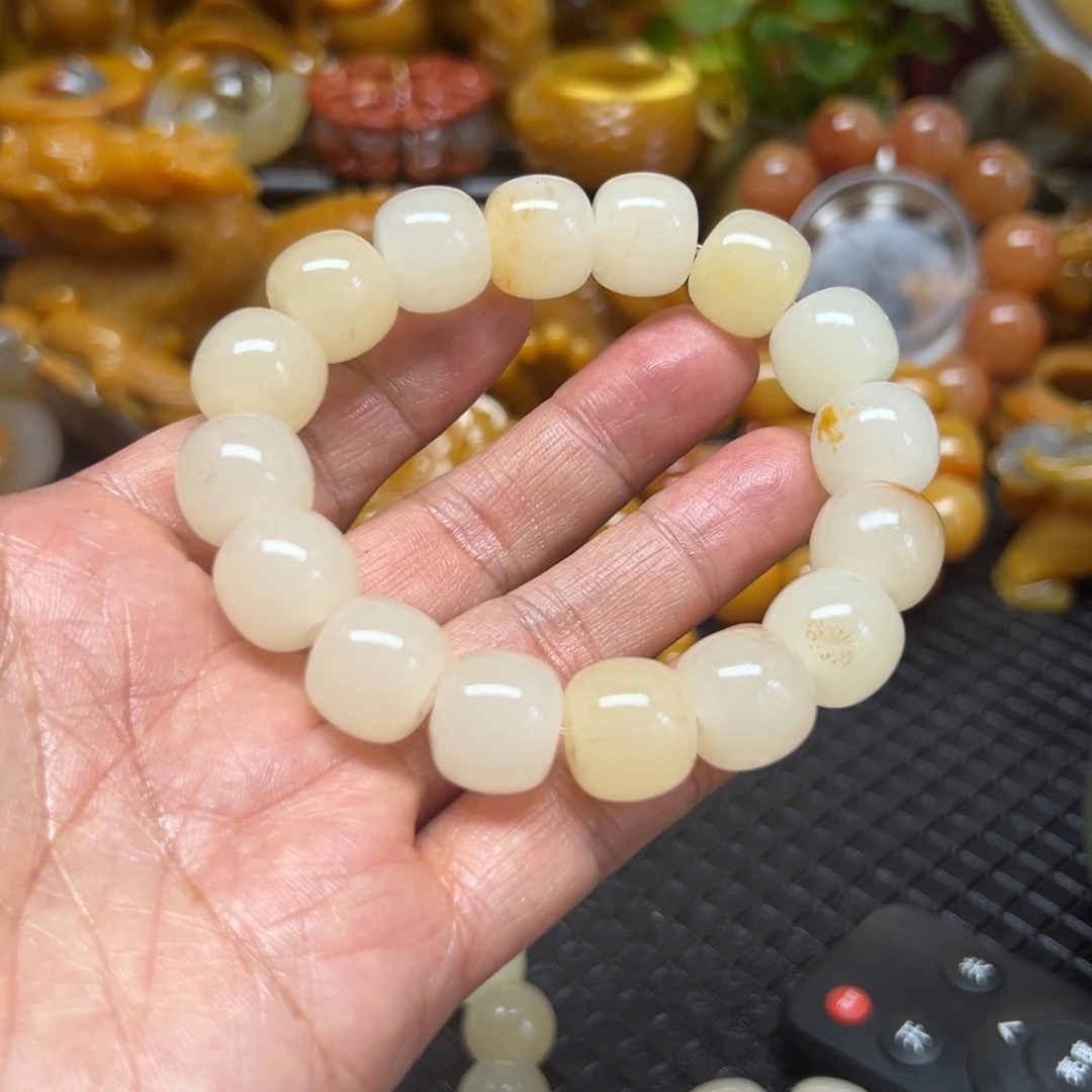 石英质玉未镶嵌颈饰