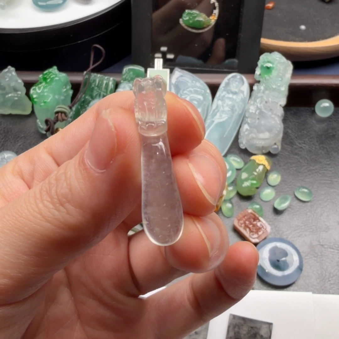 翡翠未镶嵌颈饰天然缅甸A货翡翠