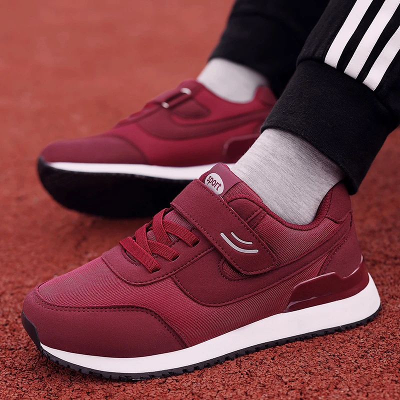 春季舒适老人鞋官方正品轻便妈妈鞋中老年人软底舒适运动健步鞋男