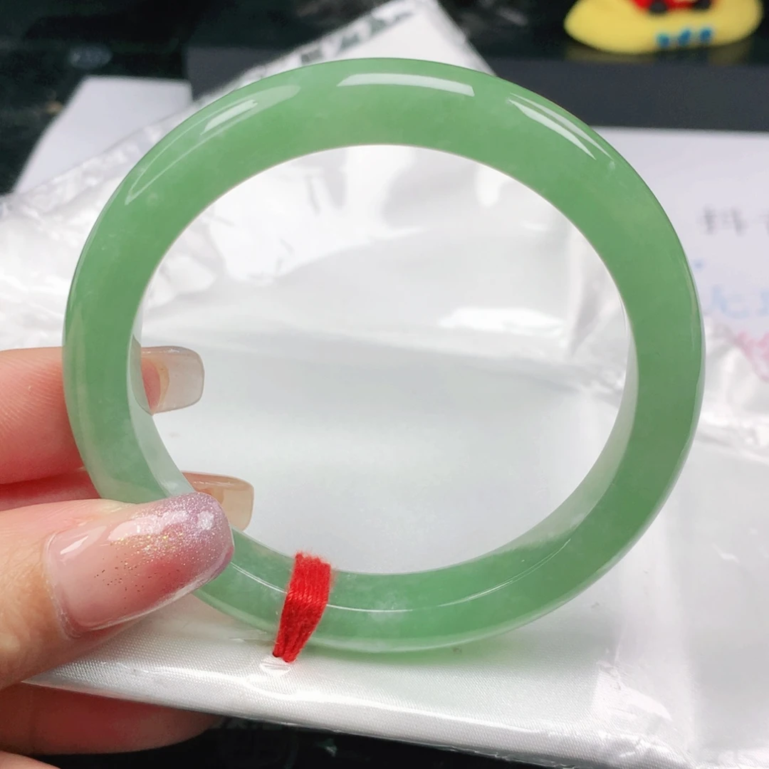 未镶嵌手镯翡翠正