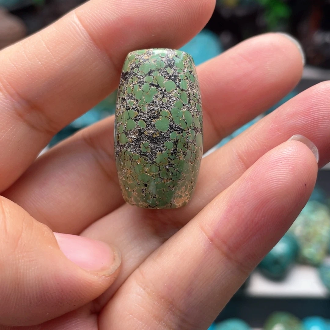 潘***帅绿松石未镶嵌颈饰