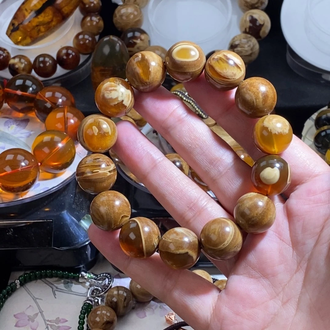 琥珀未镶嵌珠宝奇石