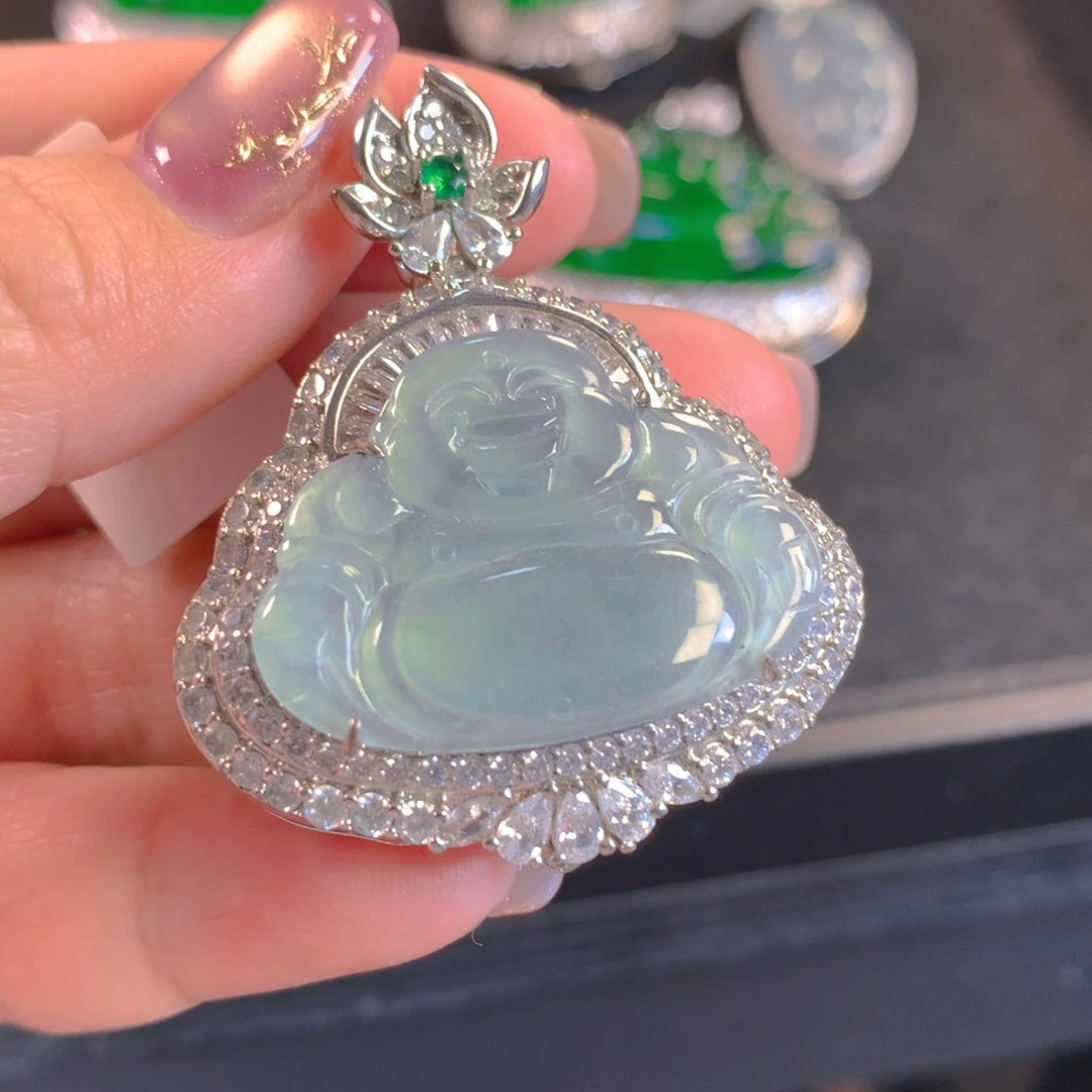 翡翠颈饰未镶嵌翡翠