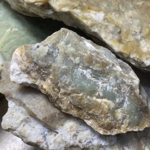 透闪石质玉未镶嵌珠宝半成品