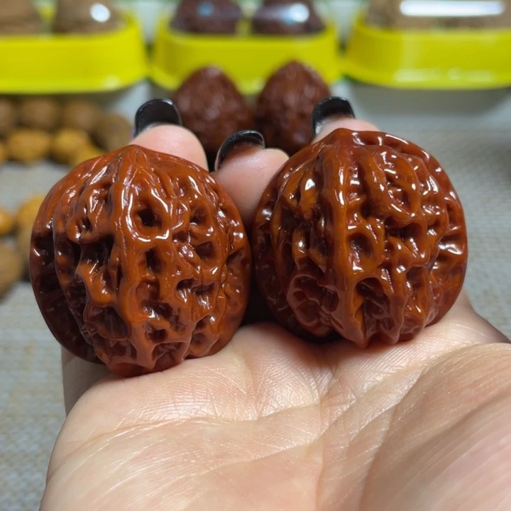 把件桃核野狼手捻