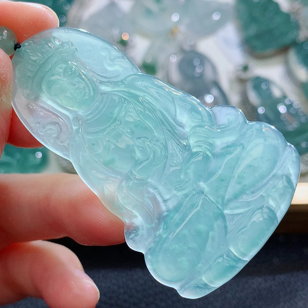 翡翠挂件未镶嵌翡翠