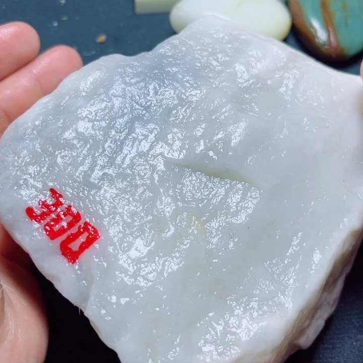 和田玉（糖玉）未镶嵌珠宝奇石